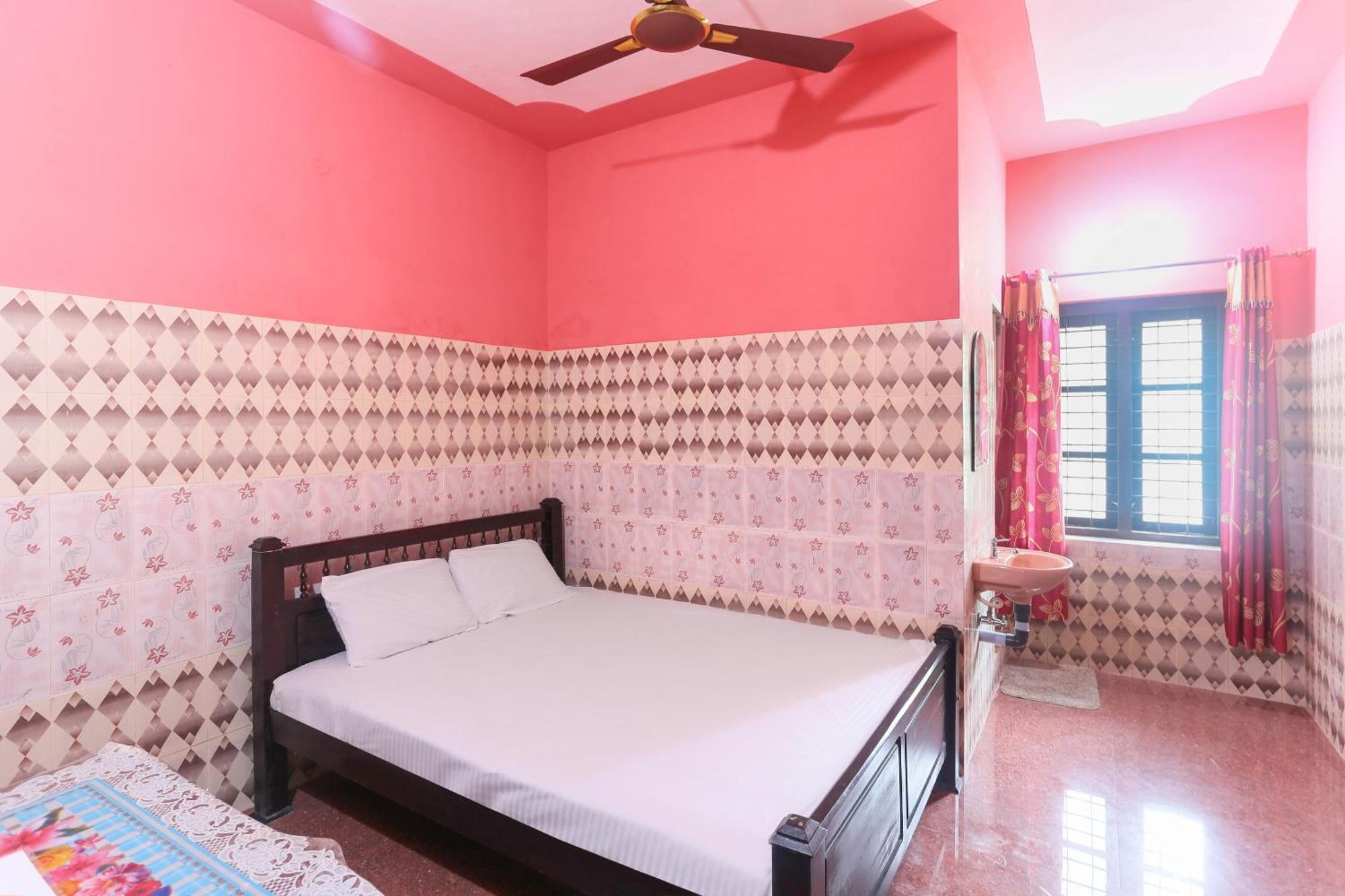 Hotel O Sree Bhadra Tourist Home Kollam Kültér fotó
