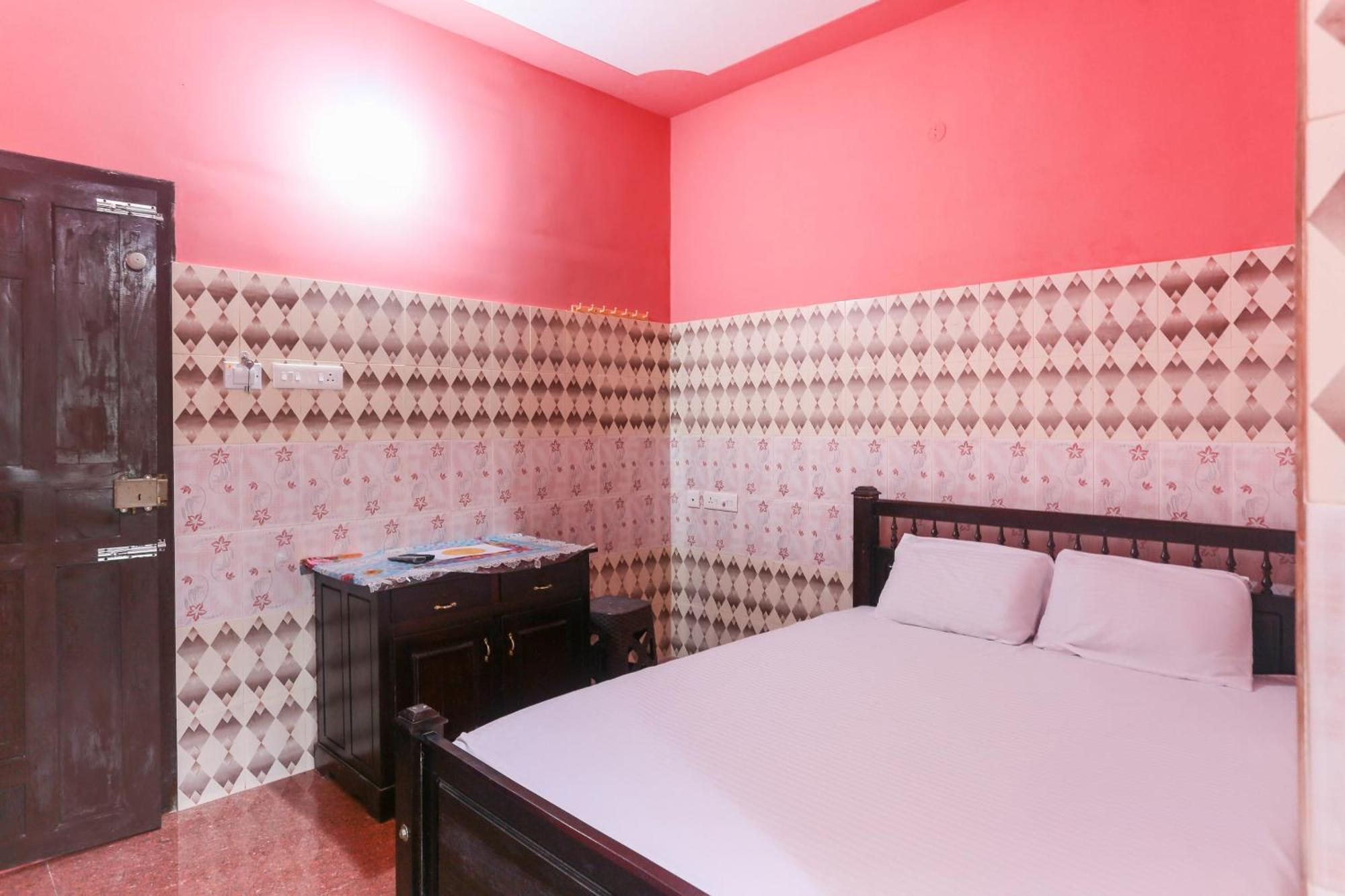 Hotel O Sree Bhadra Tourist Home Kollam Kültér fotó