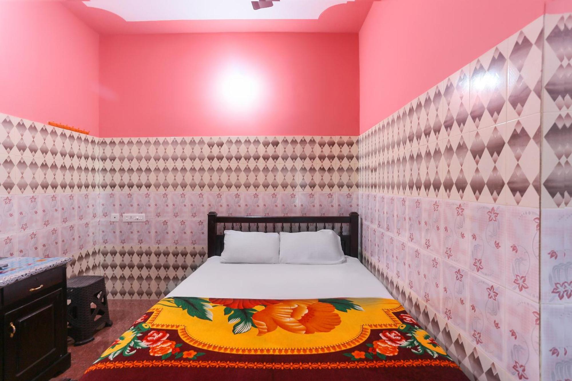 Hotel O Sree Bhadra Tourist Home Kollam Kültér fotó
