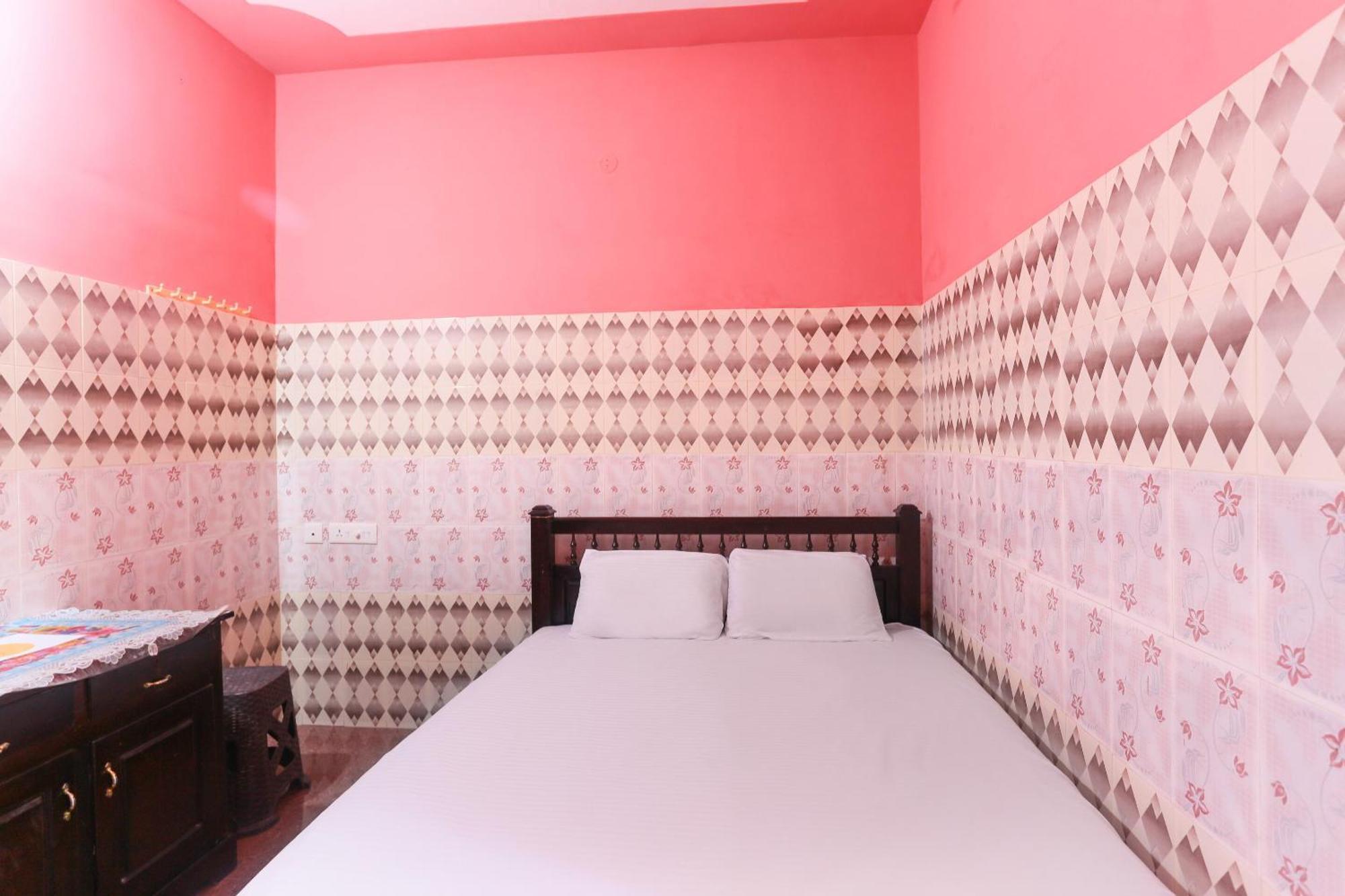 Hotel O Sree Bhadra Tourist Home Kollam Kültér fotó