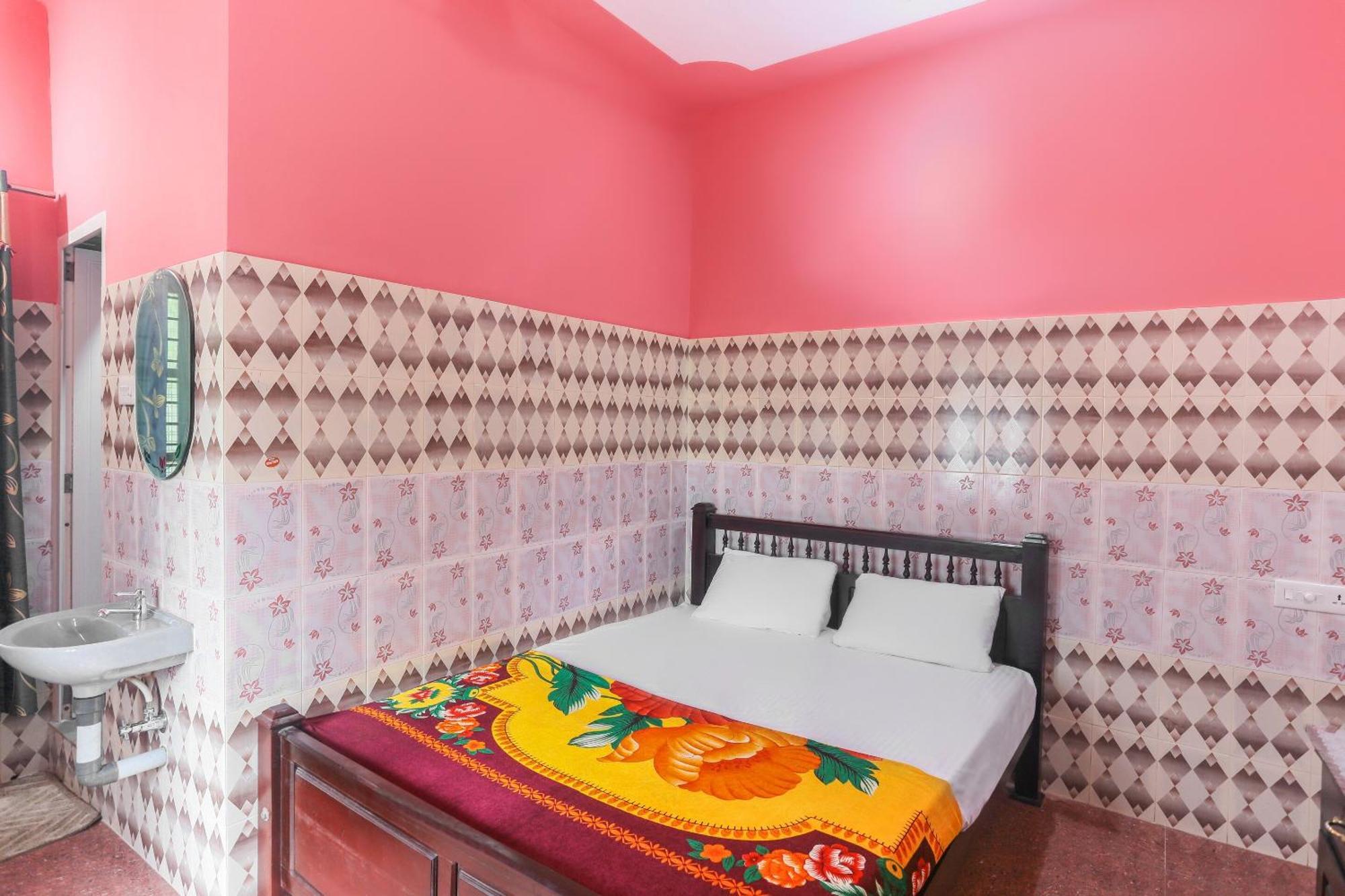 Hotel O Sree Bhadra Tourist Home Kollam Kültér fotó